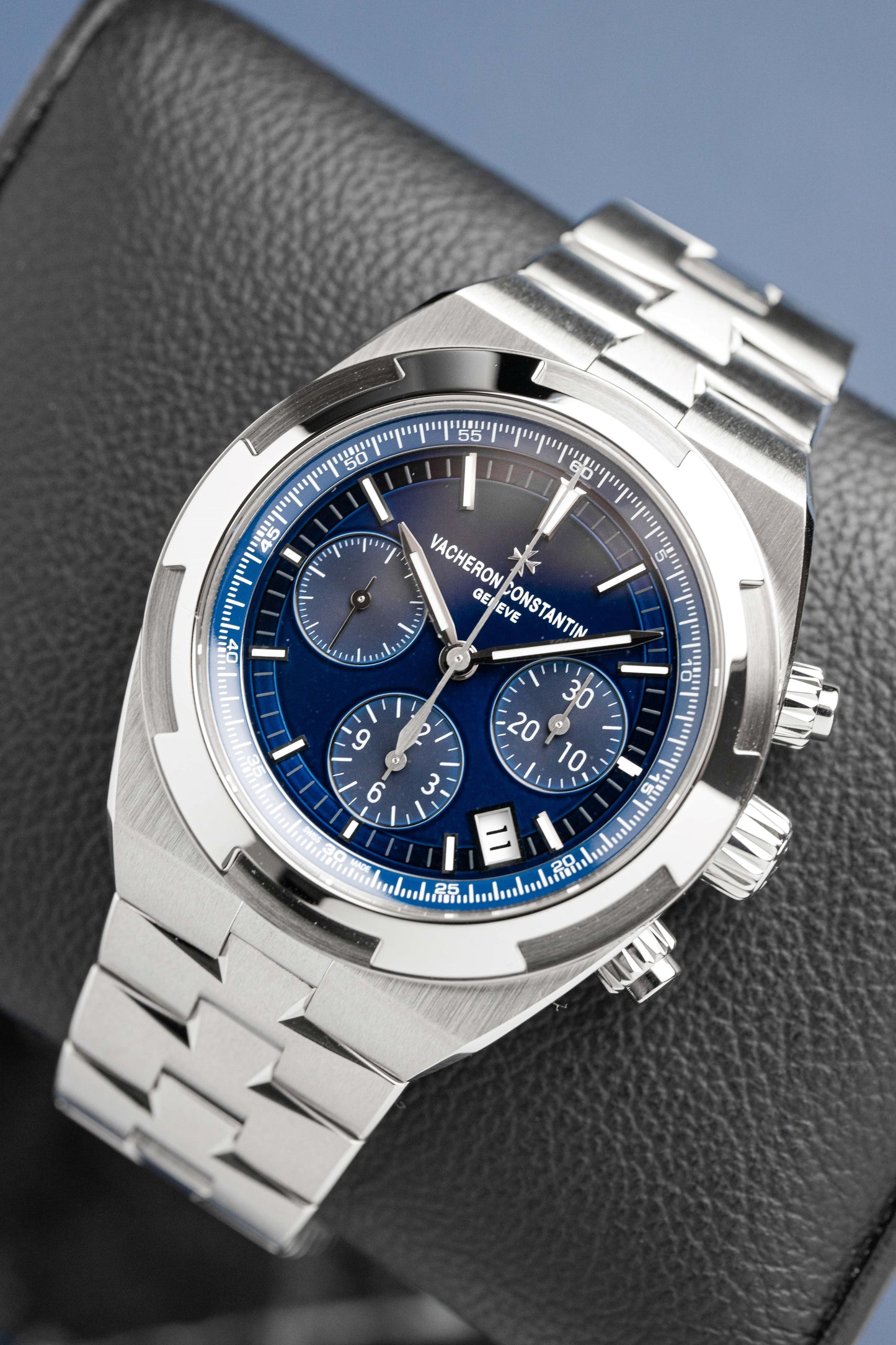 VACHERON CONSTANTIN OVERSEAS CHRONOGRAPH BLUE REF: 5500V/110A-B148 (2018)