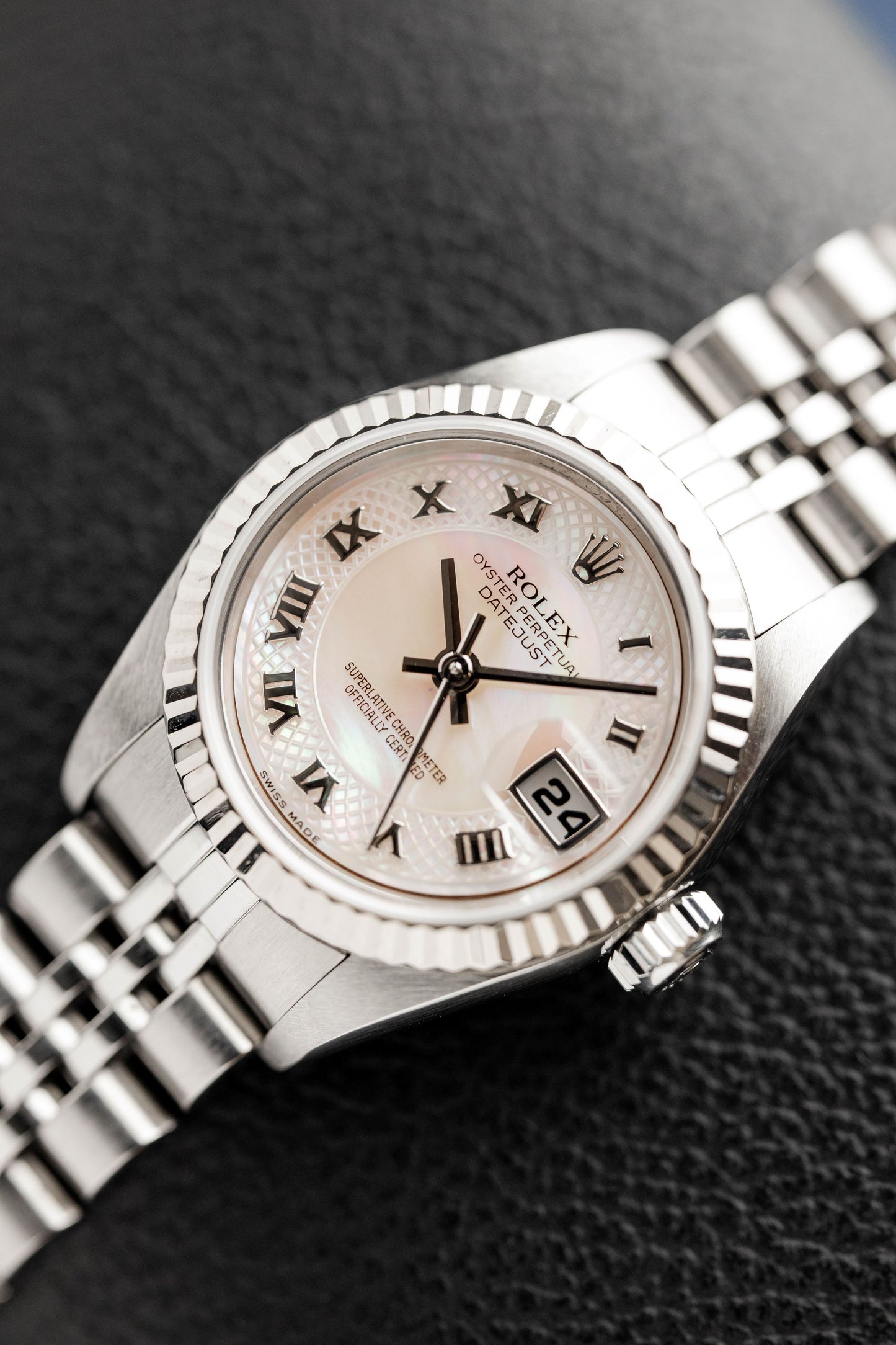 ROLEX LADY-DATEJUST 26 MOTHER OF PEARL DIAL REF: 79174
