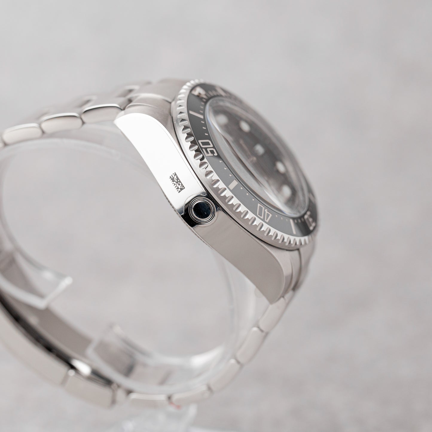 ROLEX SEA-DWELLER DEEPSEA REF: 116660 (NOS)