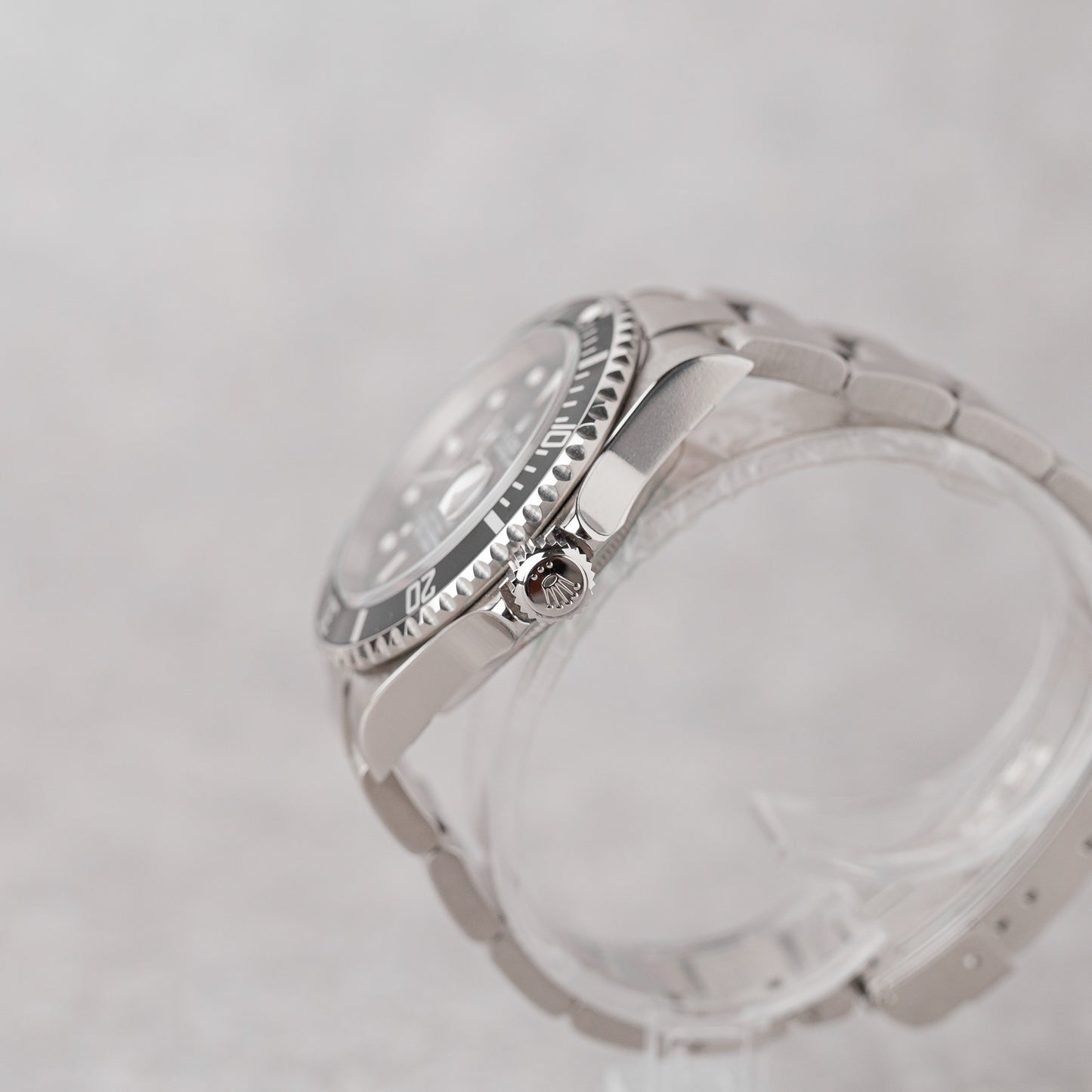 ROLEX SUBMARINER REF: 16610 (NOS)