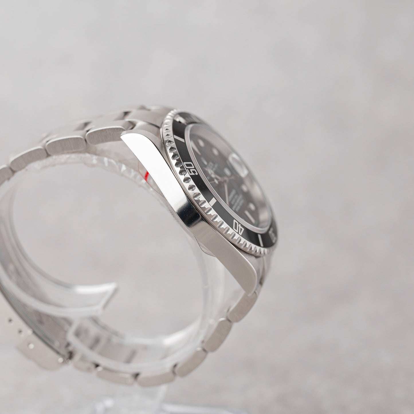 ROLEX SUBMARINER REF: 16610 (NOS)