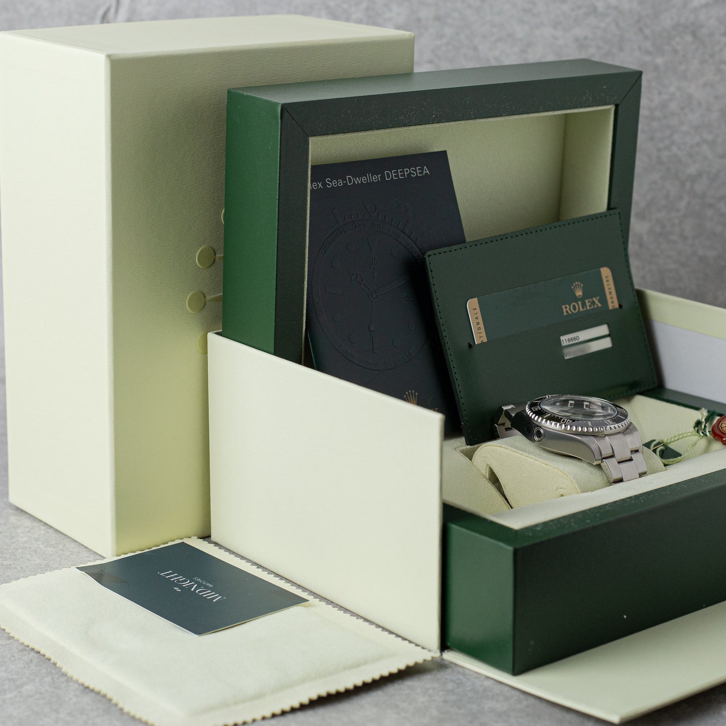 ROLEX SEA-DWELLER DEEPSEA REF: 116660 (NOS)