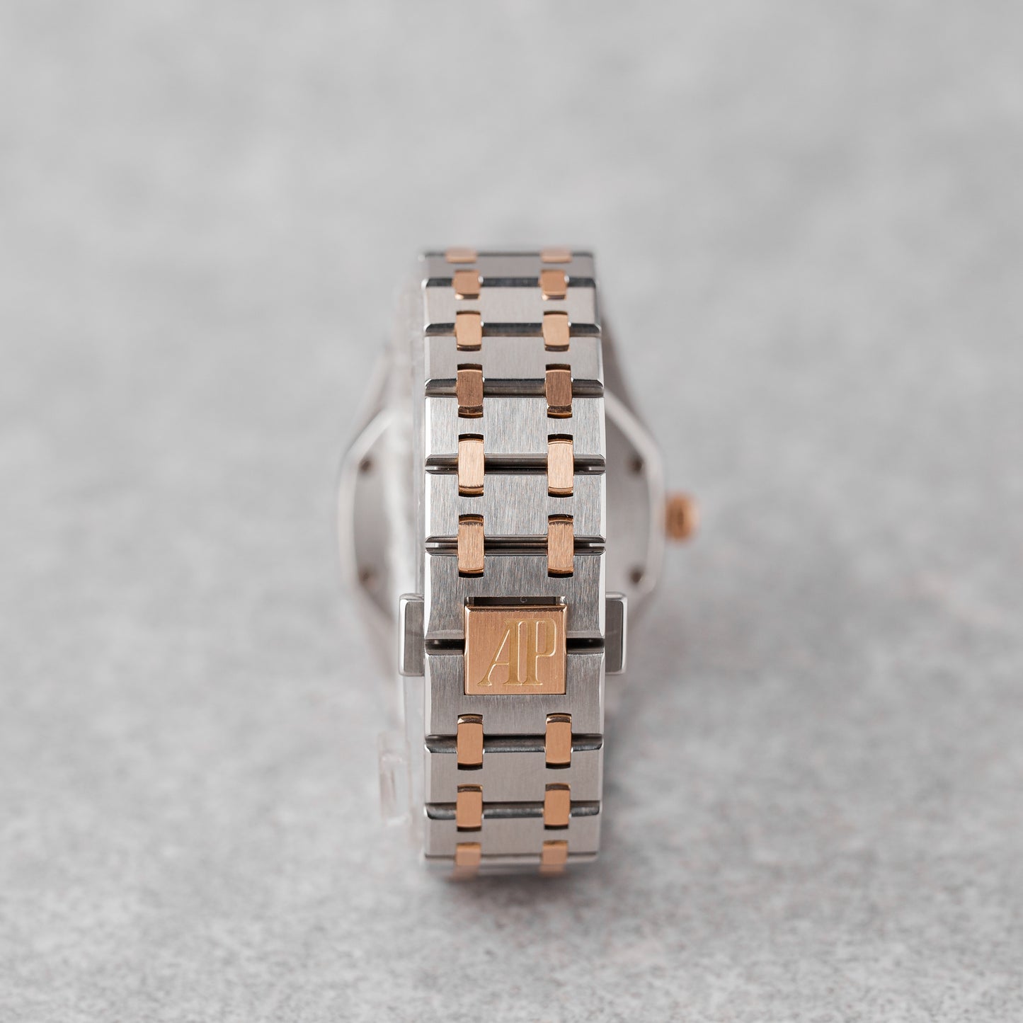AUDEMARS PIGUET LADY ROYAL OAK 33MM REF: 67651SR