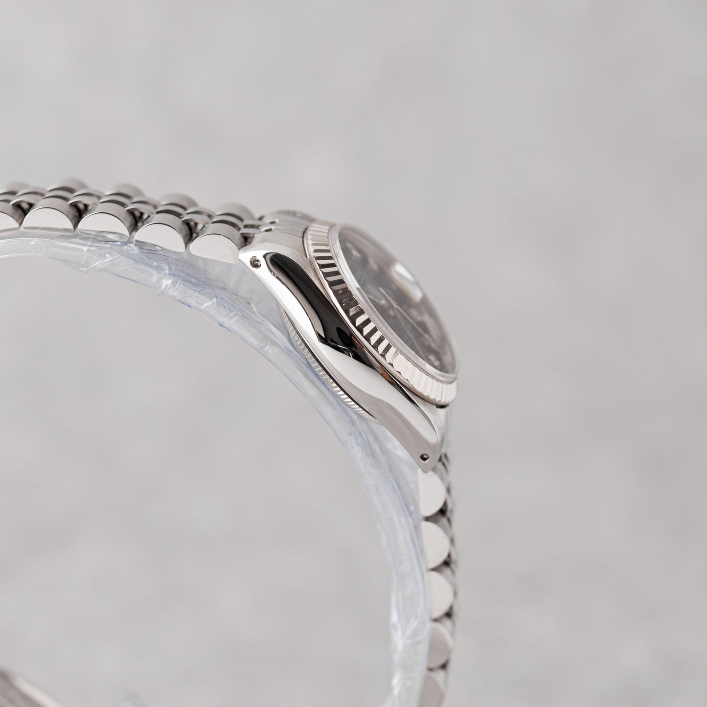 ROLEX LADY-DATEJUST 26 BLACK DIAMOND DIAL REF: 69174 (1990)