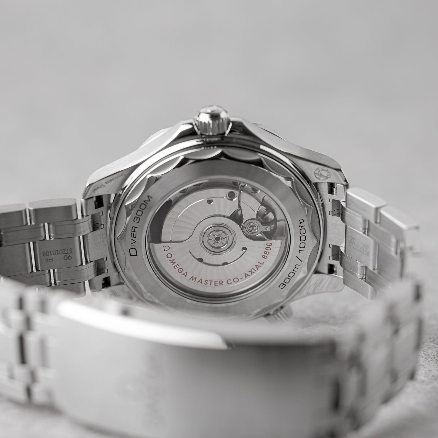 OMEGA SEAMASTER DIVER 300M WHITE DIAL REF: 210.30.42.20.04.001