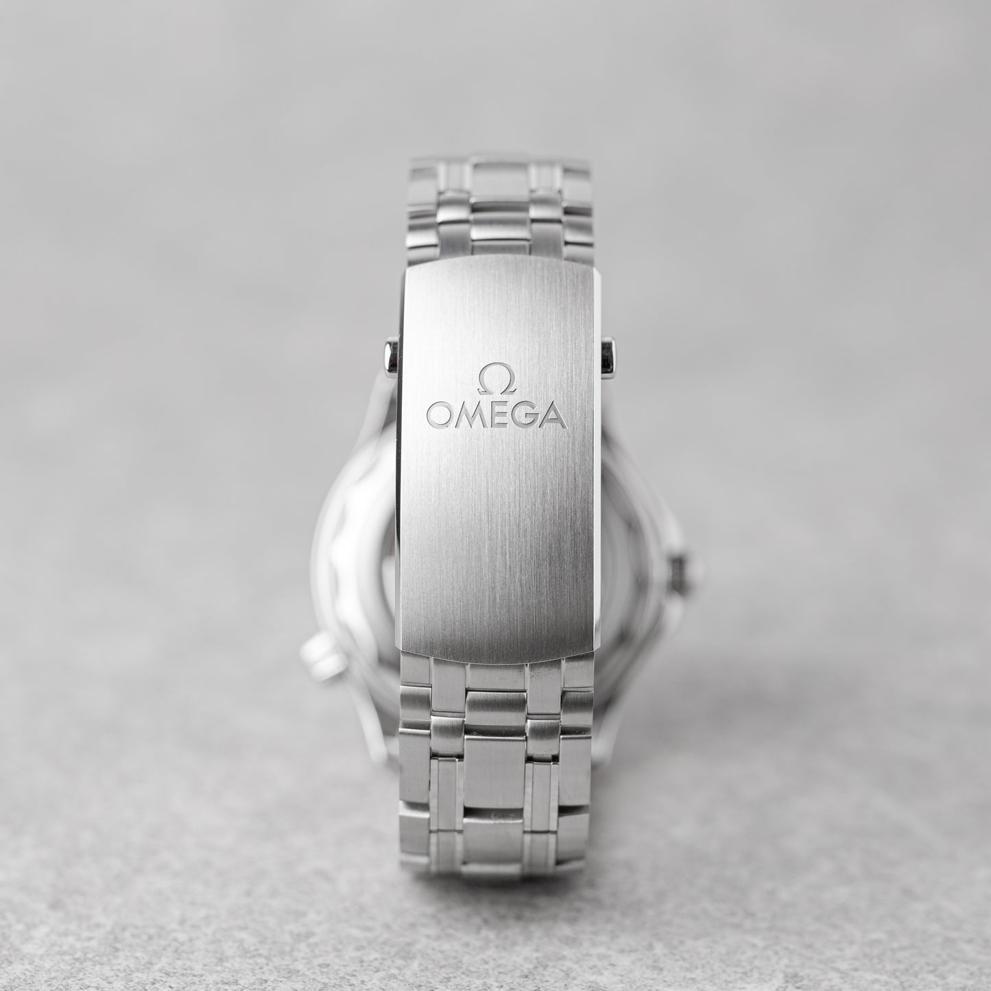 OMEGA SEAMASTER DIVER 300M WHITE DIAL REF: 210.30.42.20.04.001