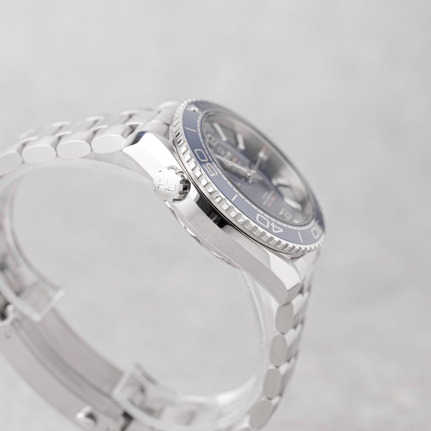 OMEGA SEAMASTER PLANET OCEAN REF: 215.30.44.21.03.001 (2025)