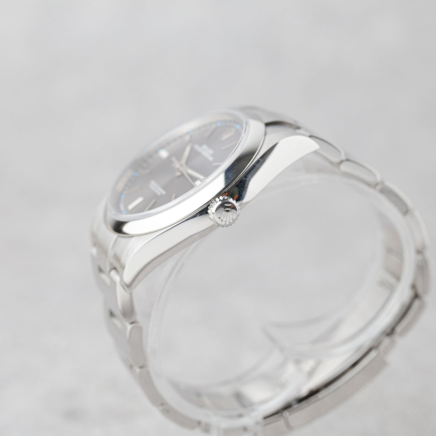 ROLEX OYSTER PERPETUAL 39 RHODIUM REF: 114300 (2018)