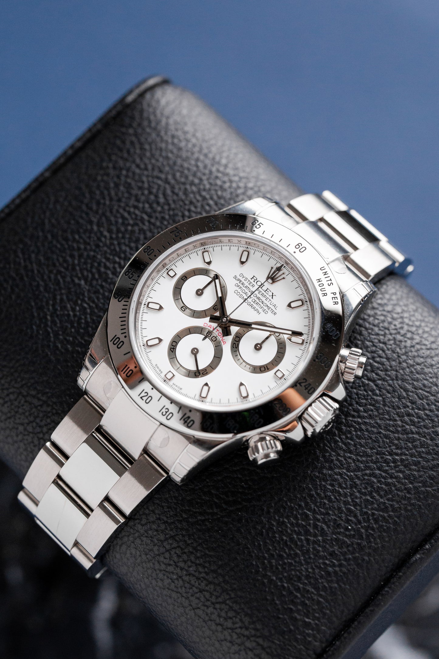 ROLEX DAYTONA "WHITE DIAL" REF: 116520 (NOS)