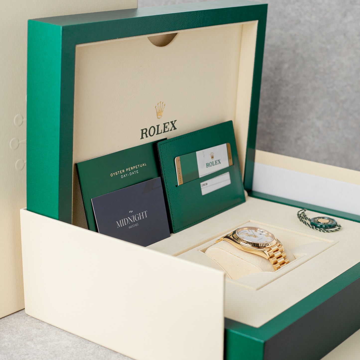 ROLEX DAY-DATE 40 PRESIDENT "WHITE DIAL" REF: 228238