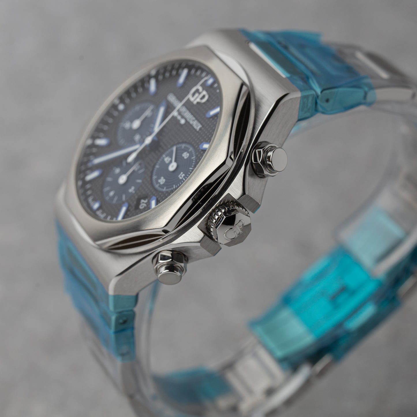 GIRARD-PERREGAUX LAUREATO CHRONOGRAPH