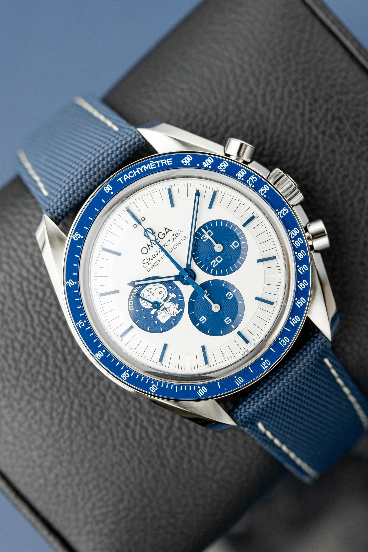 OMEGA SPEEDMASTER 'SILVER SNOOPY AWARD' REF: 310.32.42.50.02.001 (2026)