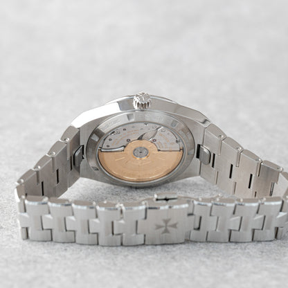 VACHERON CONSTANTIN OVERSEAS SILVER REF: 4520V/210A-B126