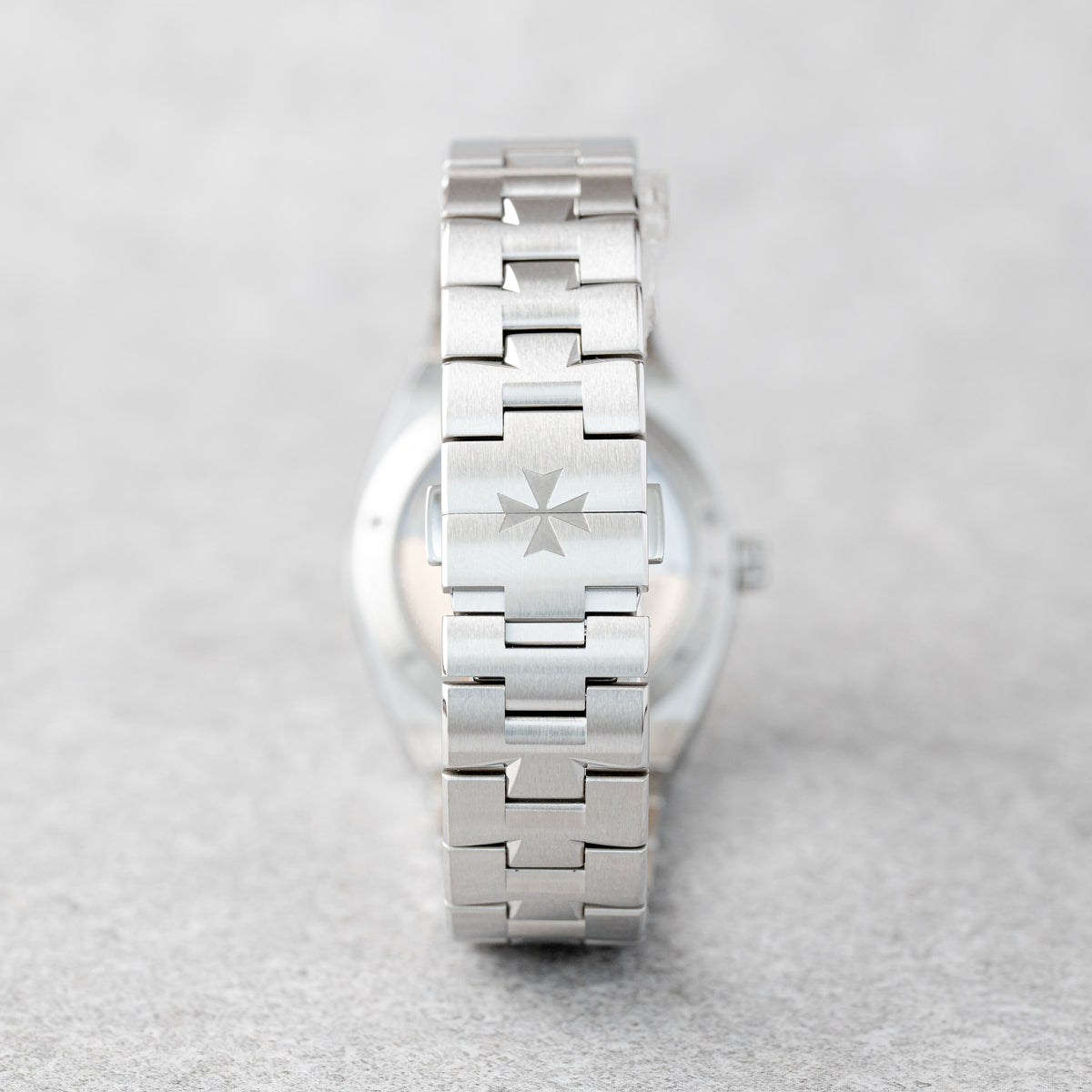 VACHERON CONSTANTIN OVERSEAS SILVER REF: 4520V/210A-B126