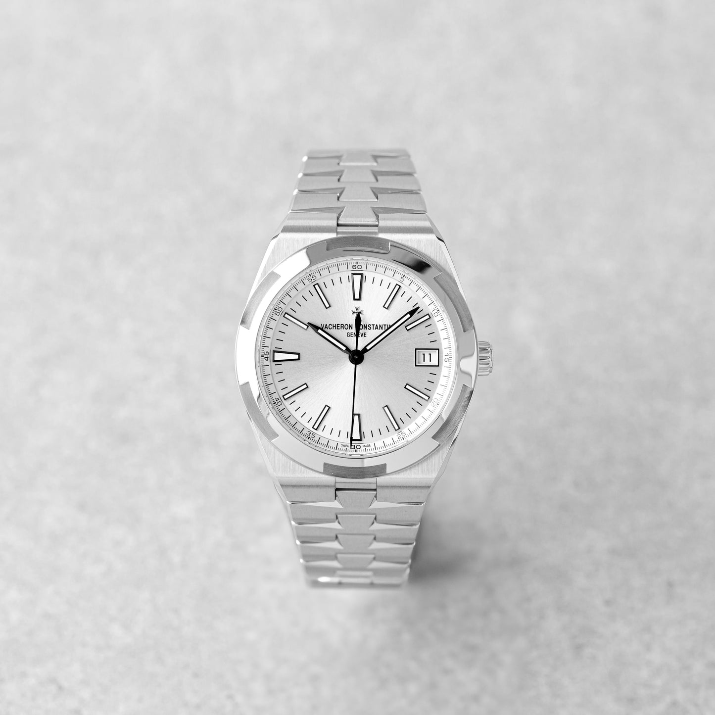 VACHERON CONSTANTIN OVERSEAS SILVER REF: 4520V/210A-B126