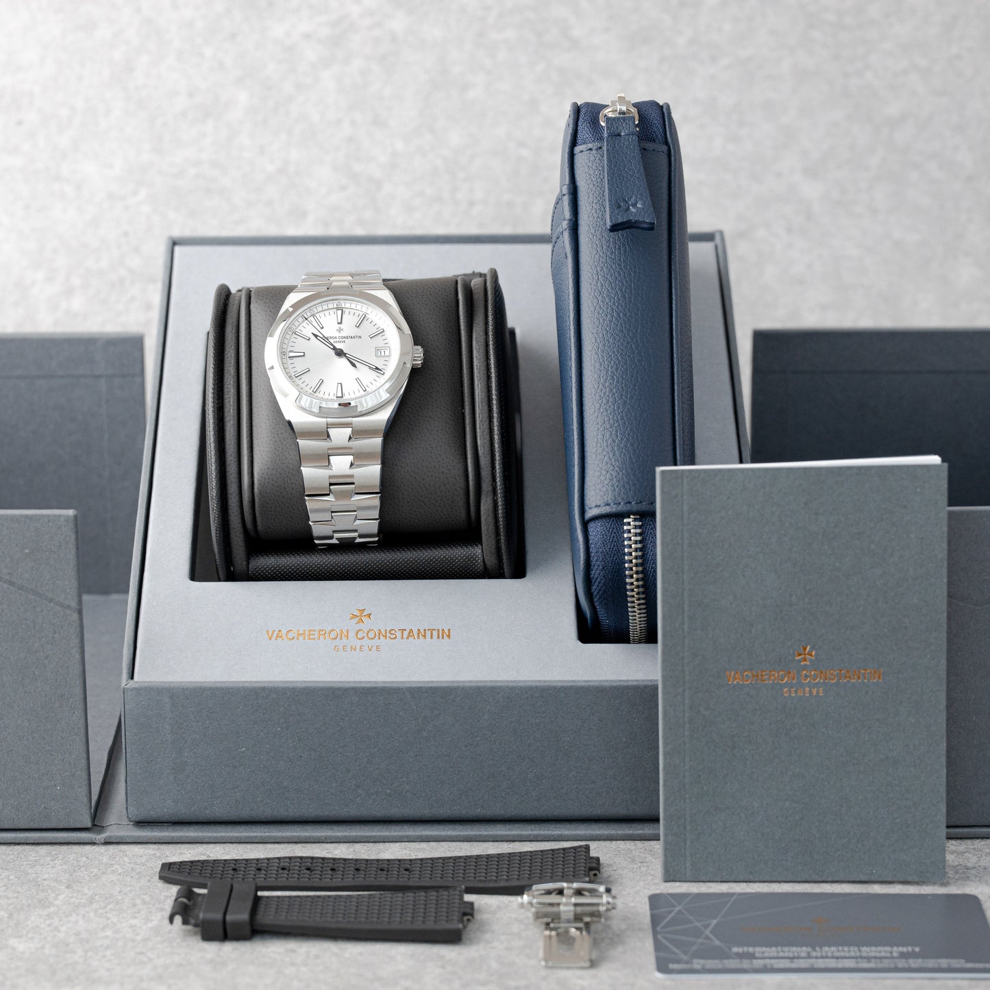 VACHERON CONSTANTIN OVERSEAS SILVER REF: 4520V/210A-B126