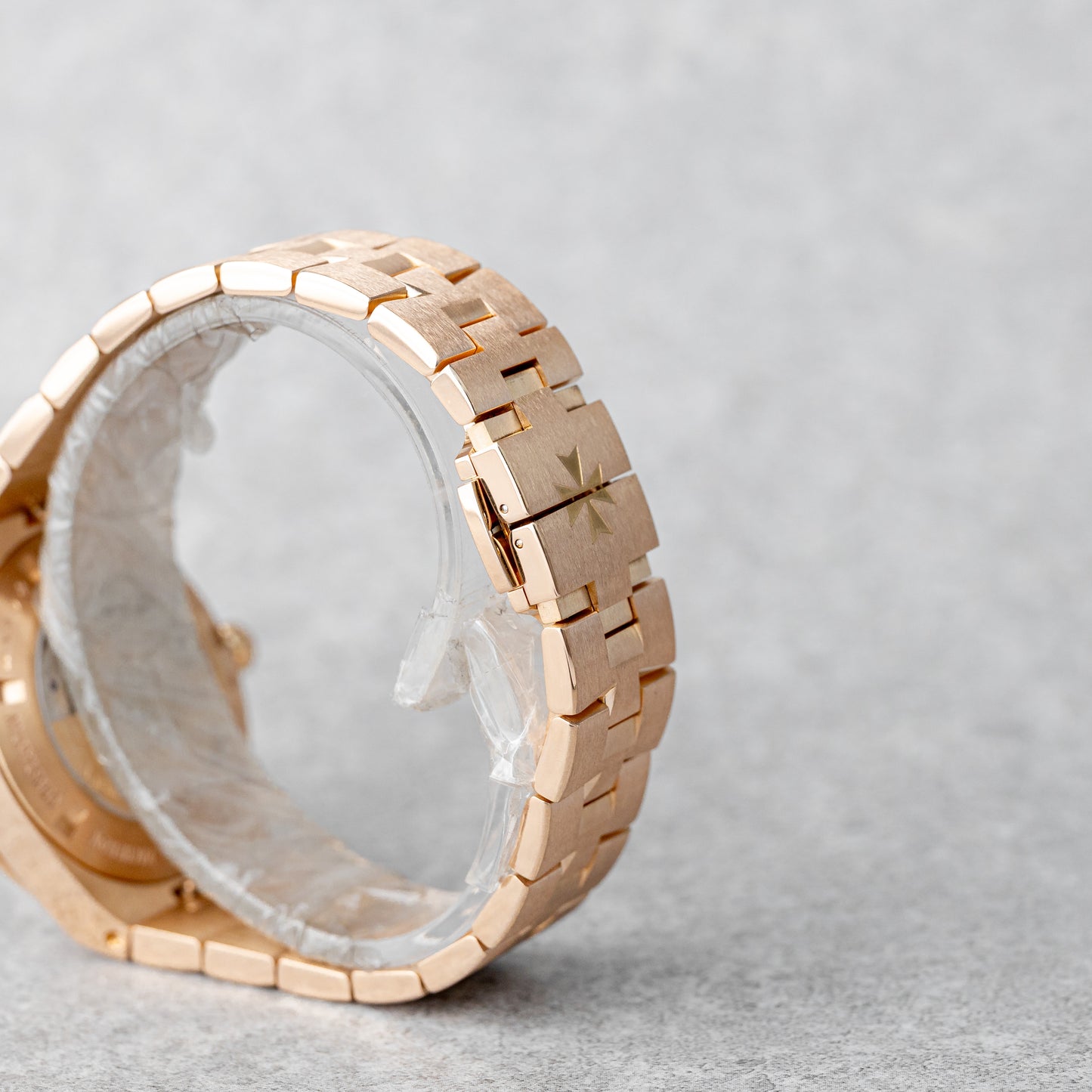 VACHERON CONSTANTIN OVERSEAS PINK GOLD REF: 2305V/100R-B077