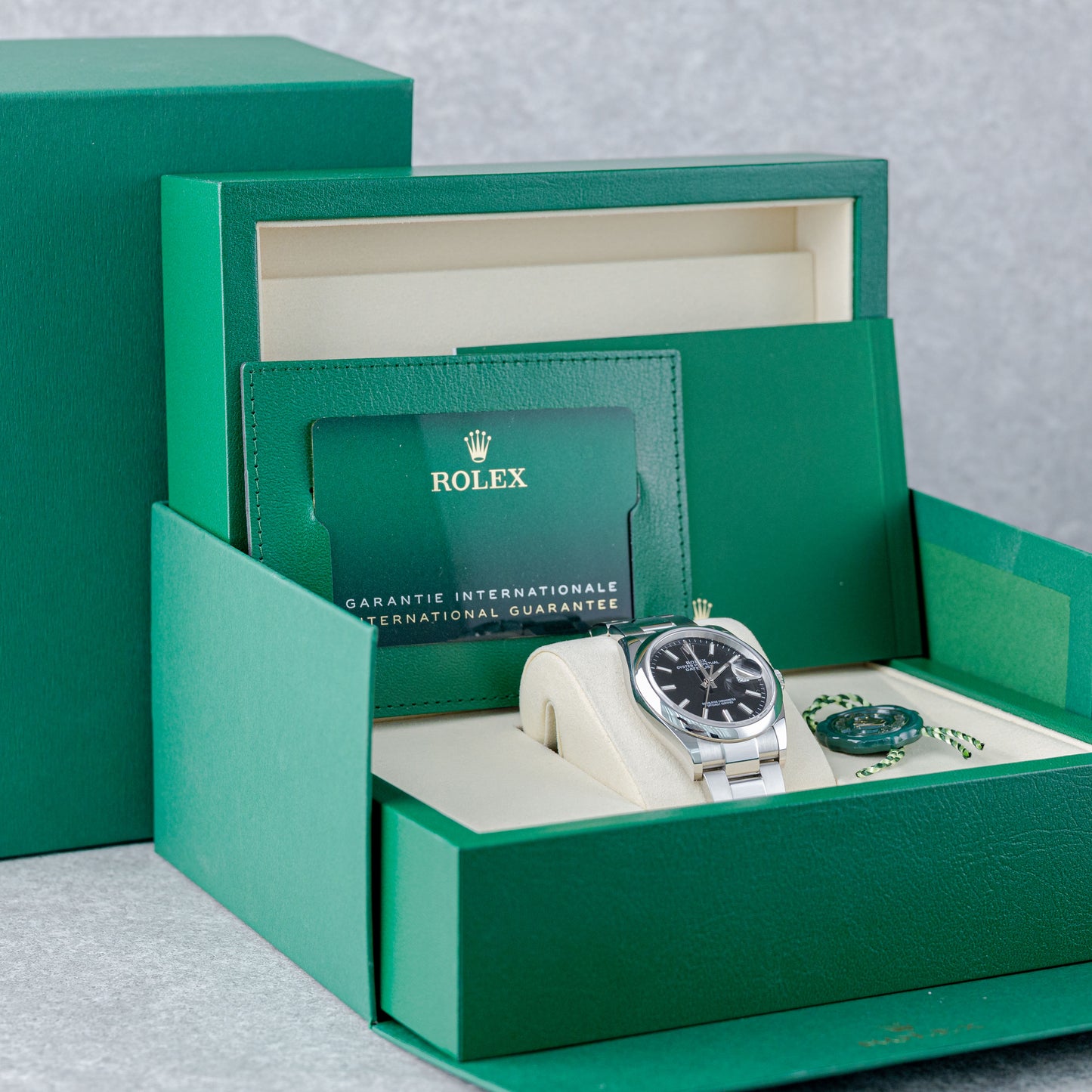 ROLEX DATEJUST 36 BLACK OYSTER REF: 126200