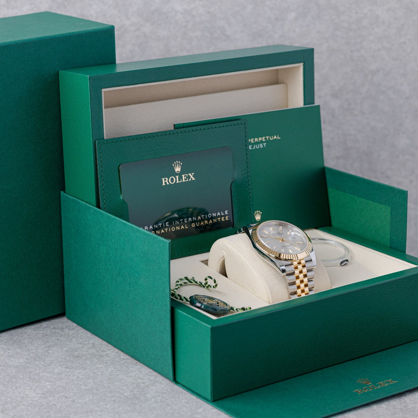 ROLEX DATEJUST 41 SUNDUST DIAL REF: 126333