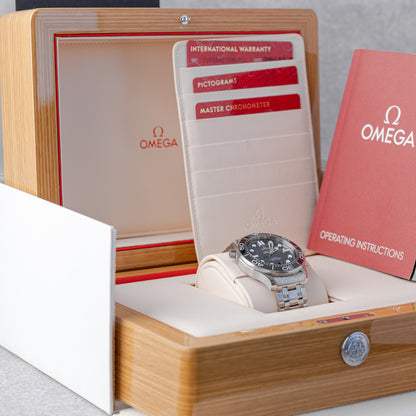 OMEGA SEAMASTER DIVER 300M BLACK DIAL REF: 210.30.42.20.01.001