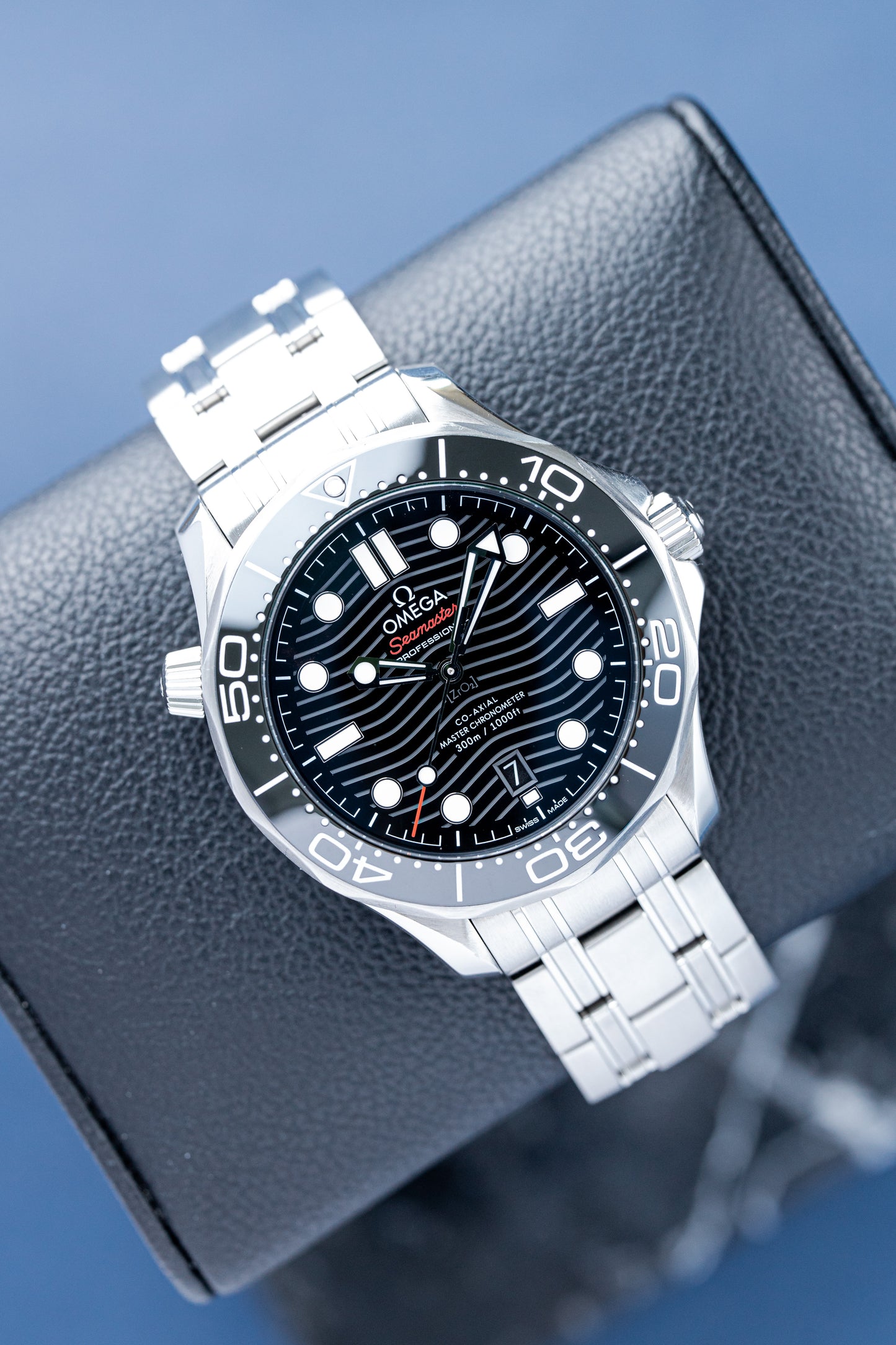 OMEGA SEAMASTER DIVER 300M BLACK DIAL REF: 210.30.42.20.01.001