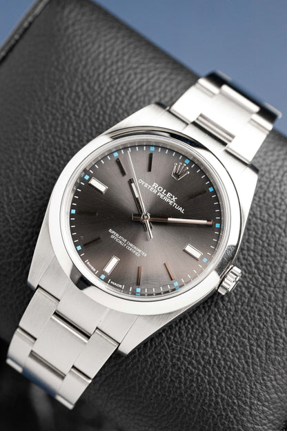 ROLEX OYSTER PERPETUAL 39 RHODIUM REF: 114300 (2018)