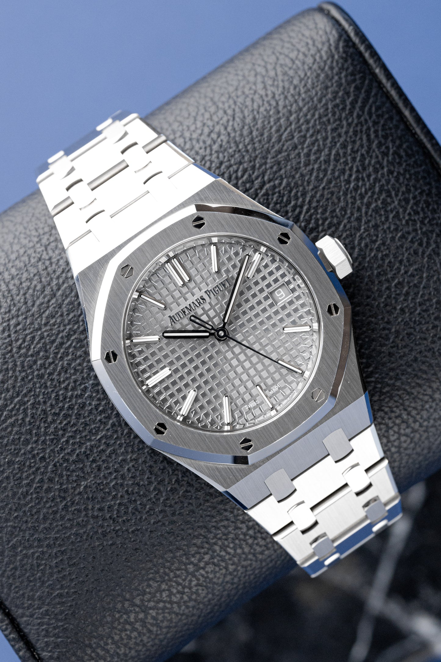AUDEMARS PIGUET ROYAL OAK 37MM GREY DIAL "50TH ANNIVERSARY" REF: 15550ST