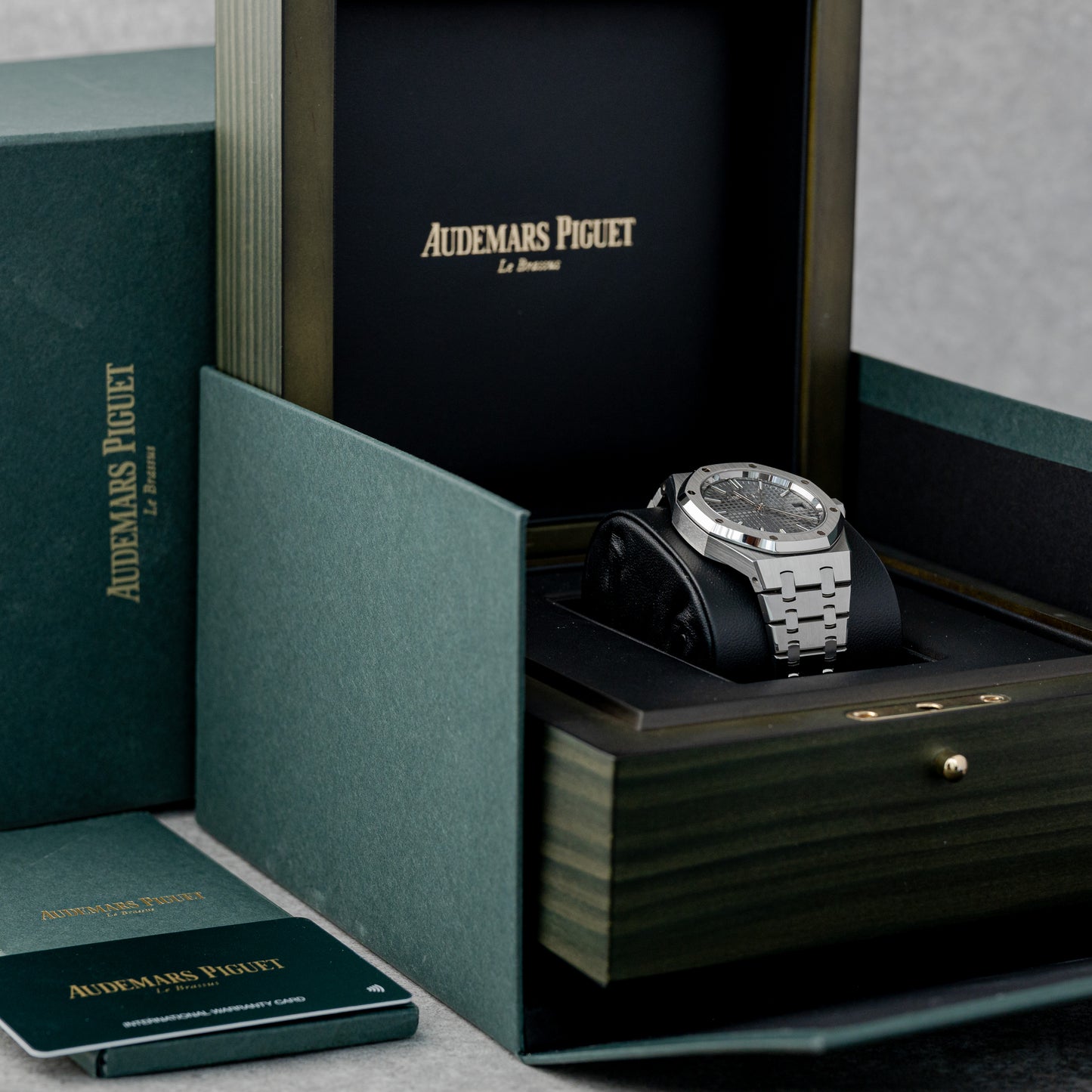 AUDEMARS PIGUET ROYAL OAK 37MM GREY DIAL "50TH ANNIVERSARY" REF: 15550ST