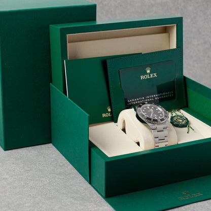 ROLEX SUBMARINER NO DATE REF: 124060