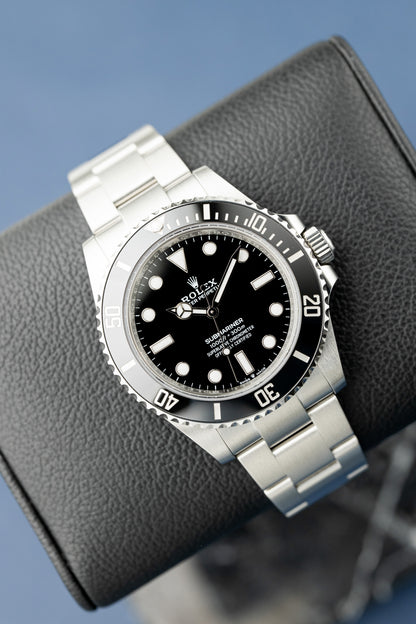 ROLEX SUBMARINER NO DATE REF: 124060