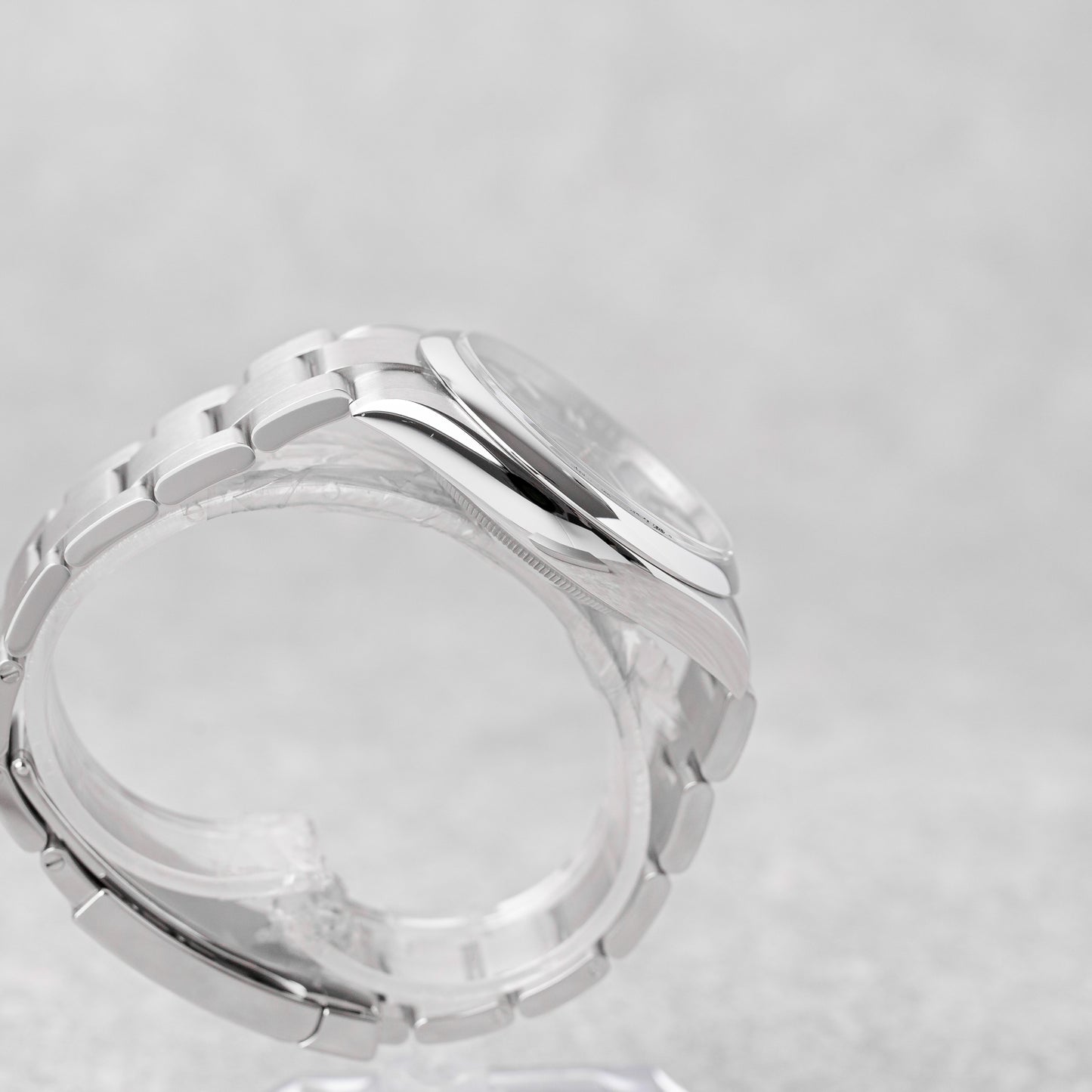 ROLEX OYSTER PERPETUAL 41 MED BLUE REF: 134300 (2025)