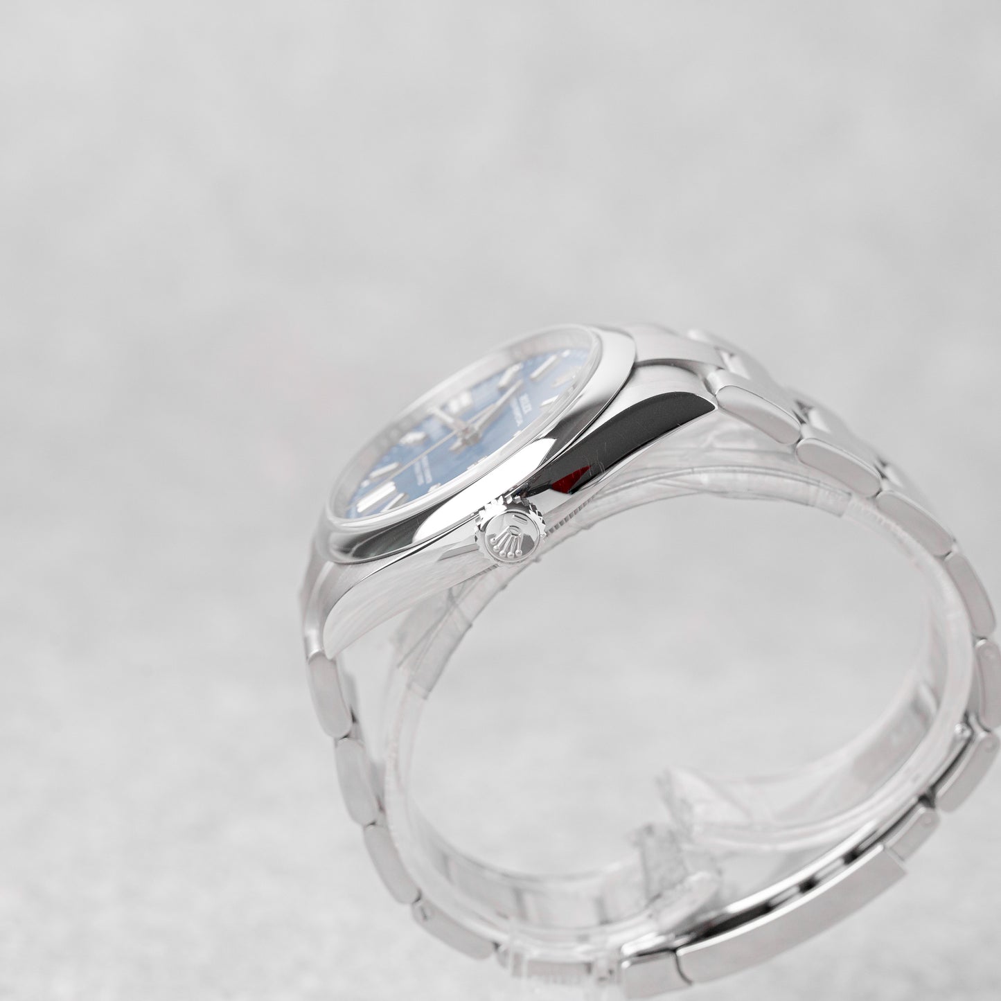 ROLEX OYSTER PERPETUAL 41 MED BLUE REF: 134300 (2025)