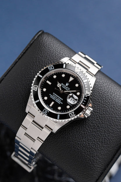 ROLEX SUBMARINER REF: 16610 (NOS)