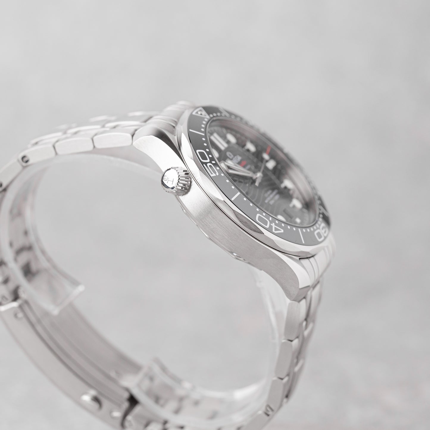OMEGA SEAMASTER DIVER 300M BLACK DIAL REF: 210.32.42.20.01.001 (2022)