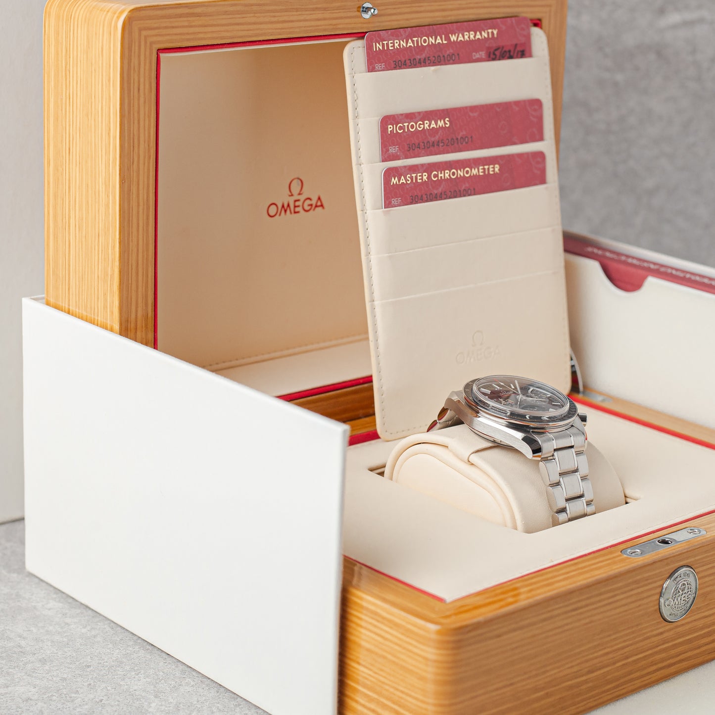 OMEGA SPEEDMASTER FASE DA LUA REF: 304.30.44.52.01.001 (2017)