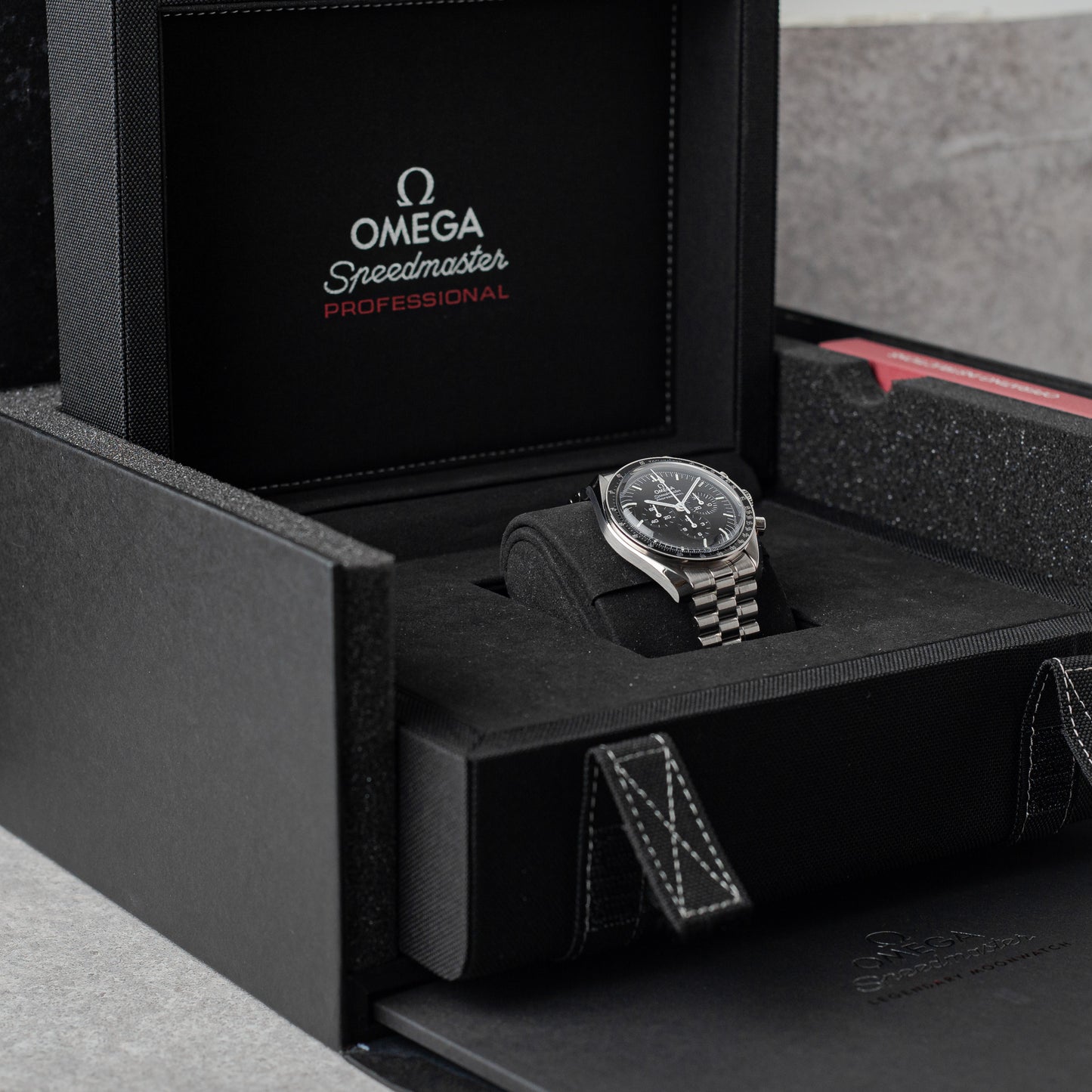 OMEGA SPEEDMASTER MOONWATCH REF: 310.30.42.50.01.001 (2021)