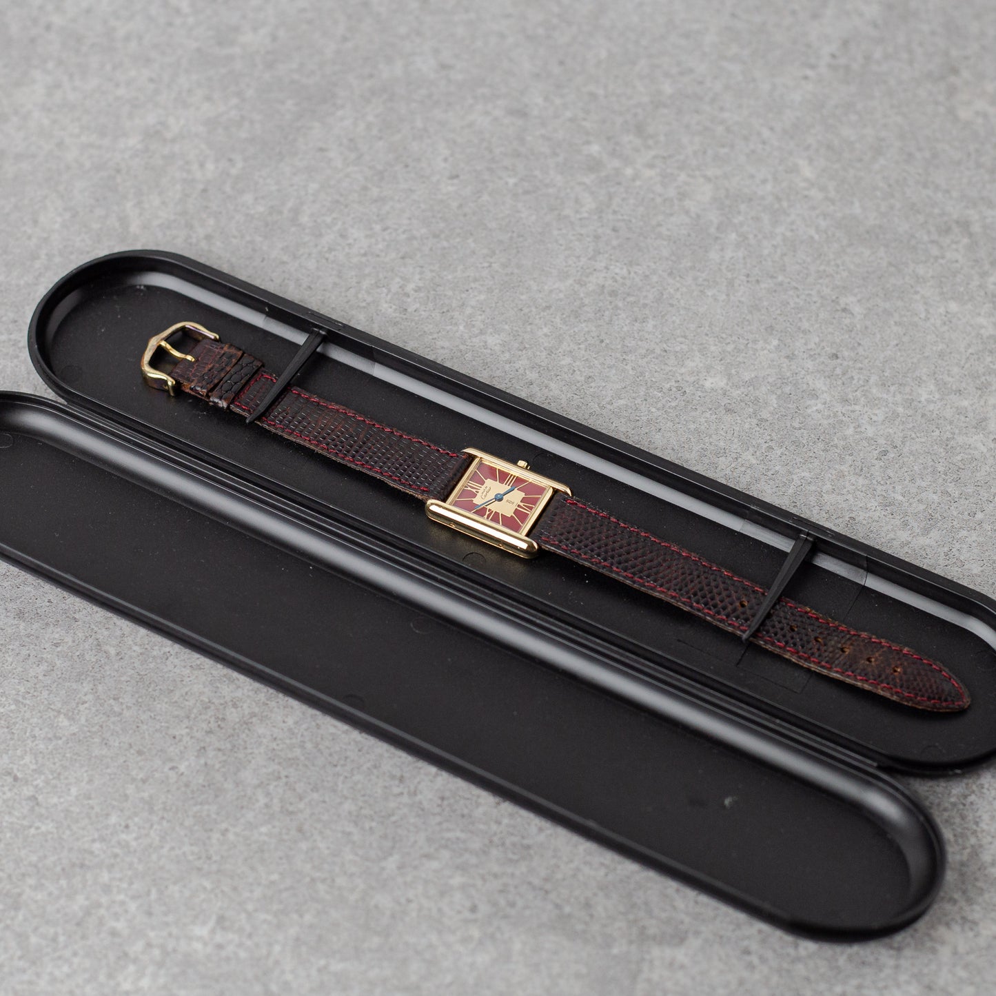 CARTIER MUST DE CARTIER TANK 'Mostrador Vermelho Deco' REF: 681006