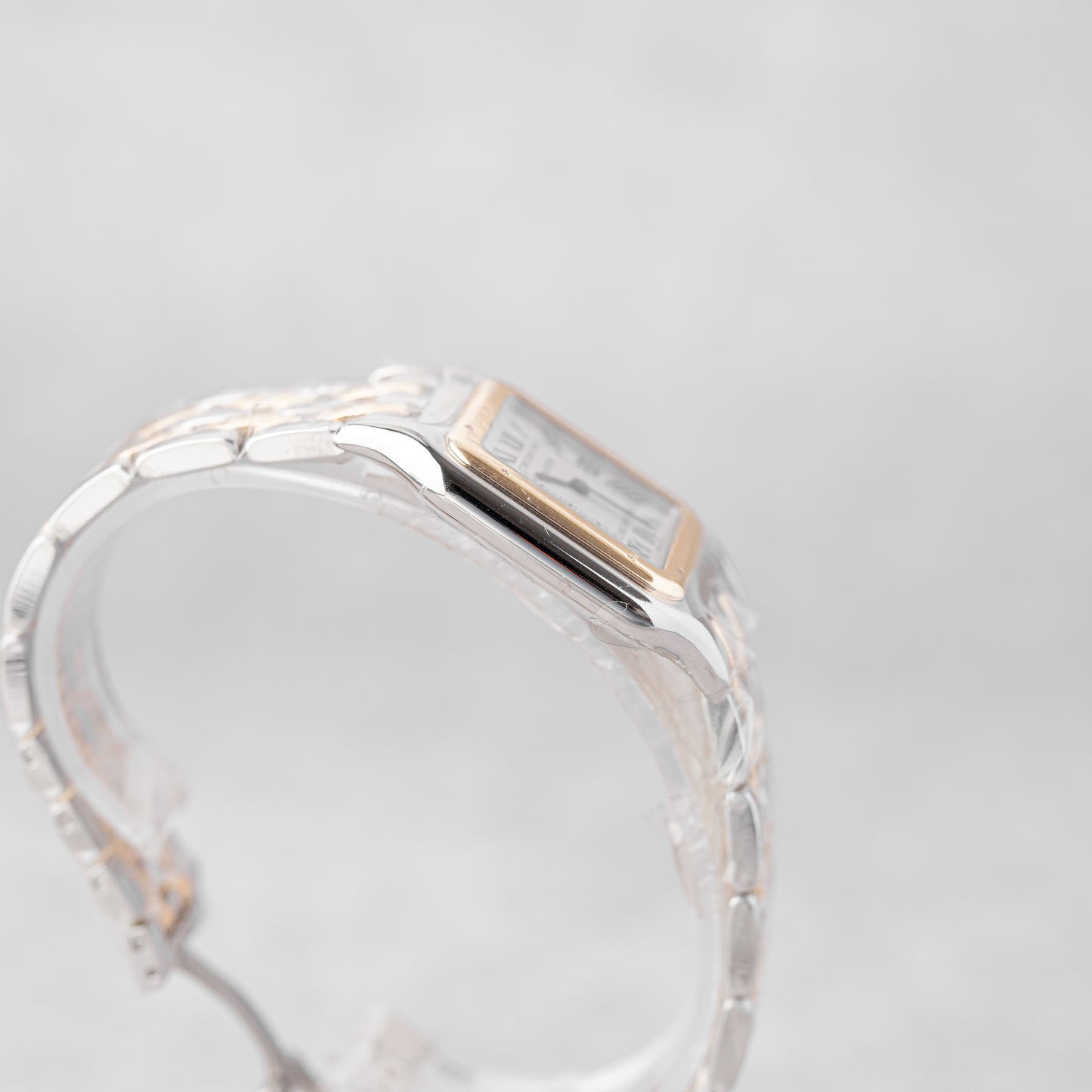 CARTIER PANTHERE MÉDIO S&G REF: W2PN0019 (2025)