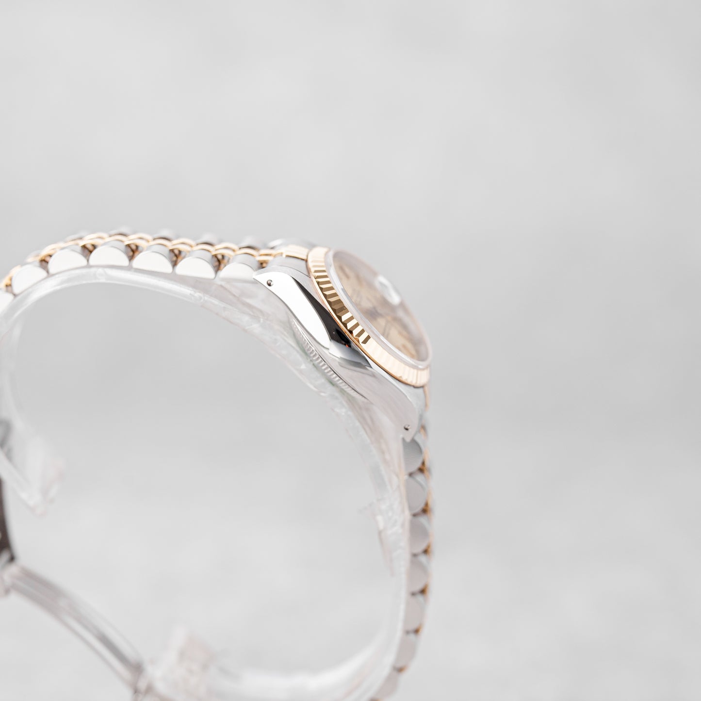 ROLEX LADY-DATEJUST 26 CHAMPAGNE DIAL REF: 69173 (1991)