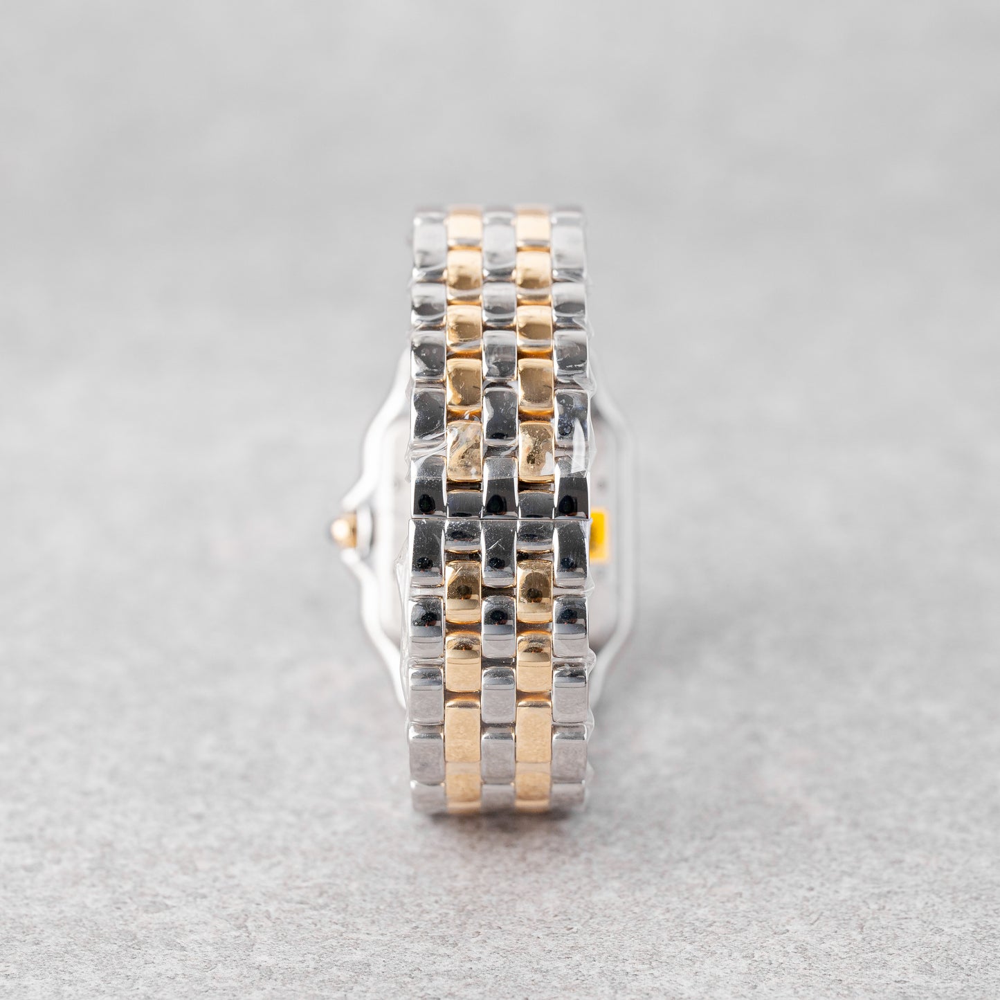 CARTIER PANTHERE MÉDIO S&G REF: W2PN0019 (2025)