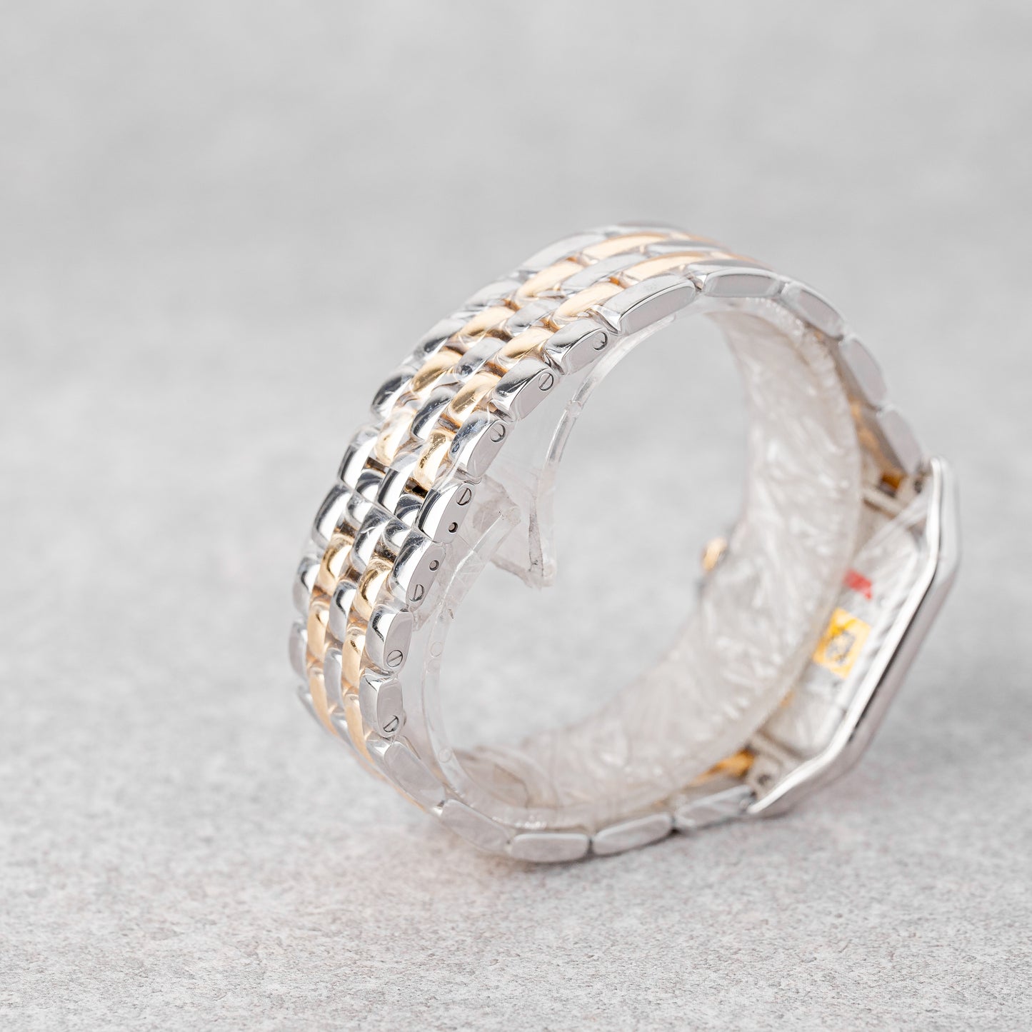 CARTIER PANTHERE MÉDIO S&G REF: W2PN0019 (2025)