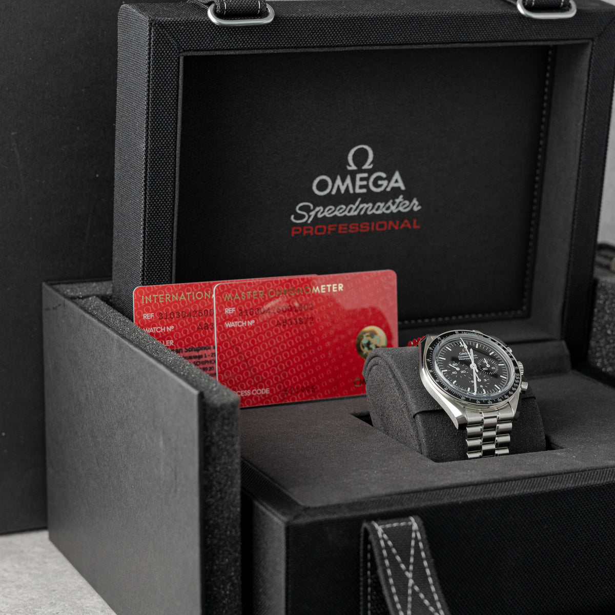 OMEGA SPEEDMASTER MOONWATCH PROFESSIONAL SAPPHIRE REF: 310.32.42.50.01.002