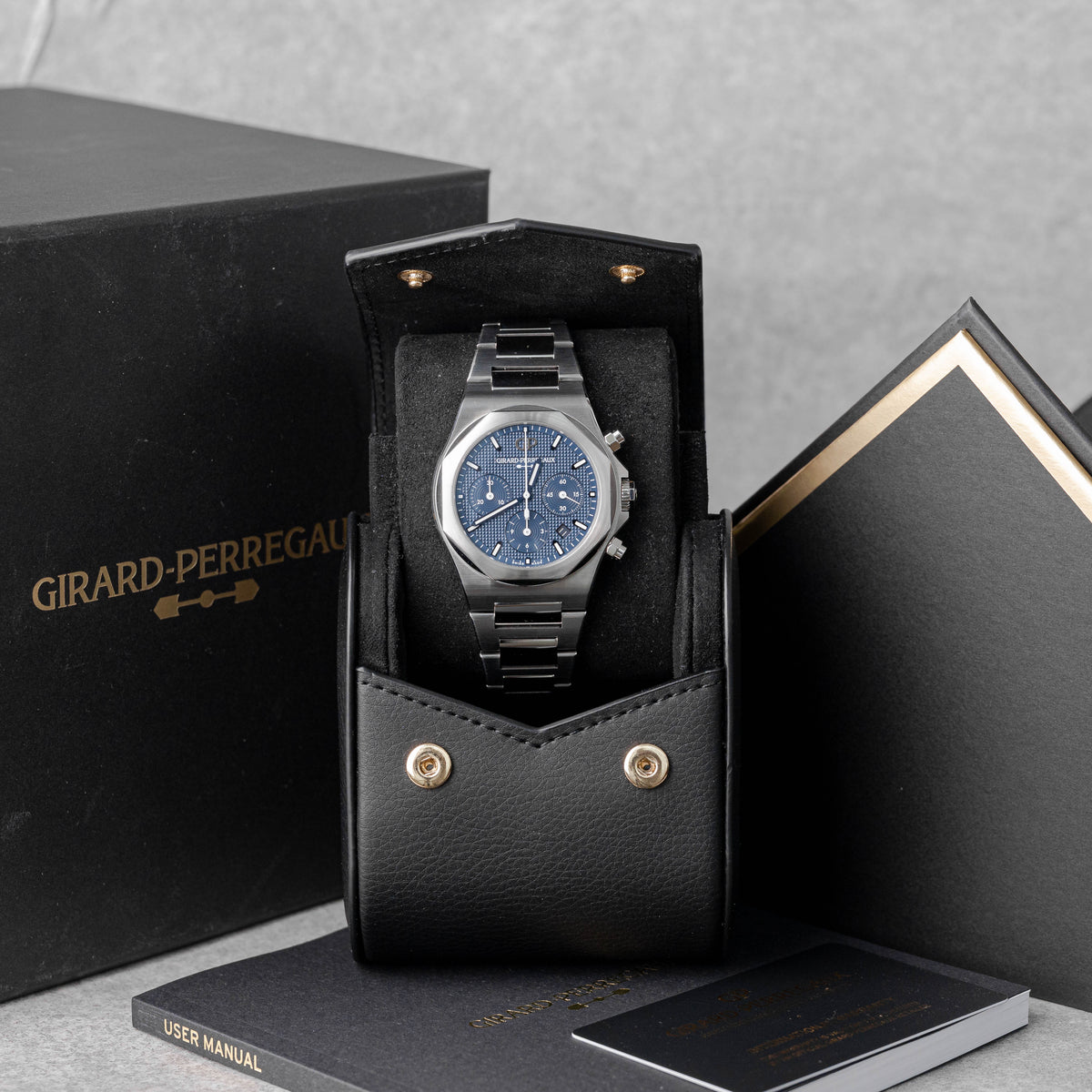 GIRARD-PERREGAUX LAUREATO CHRONOGRAPH BLUE REF: 81020-11-431-11A