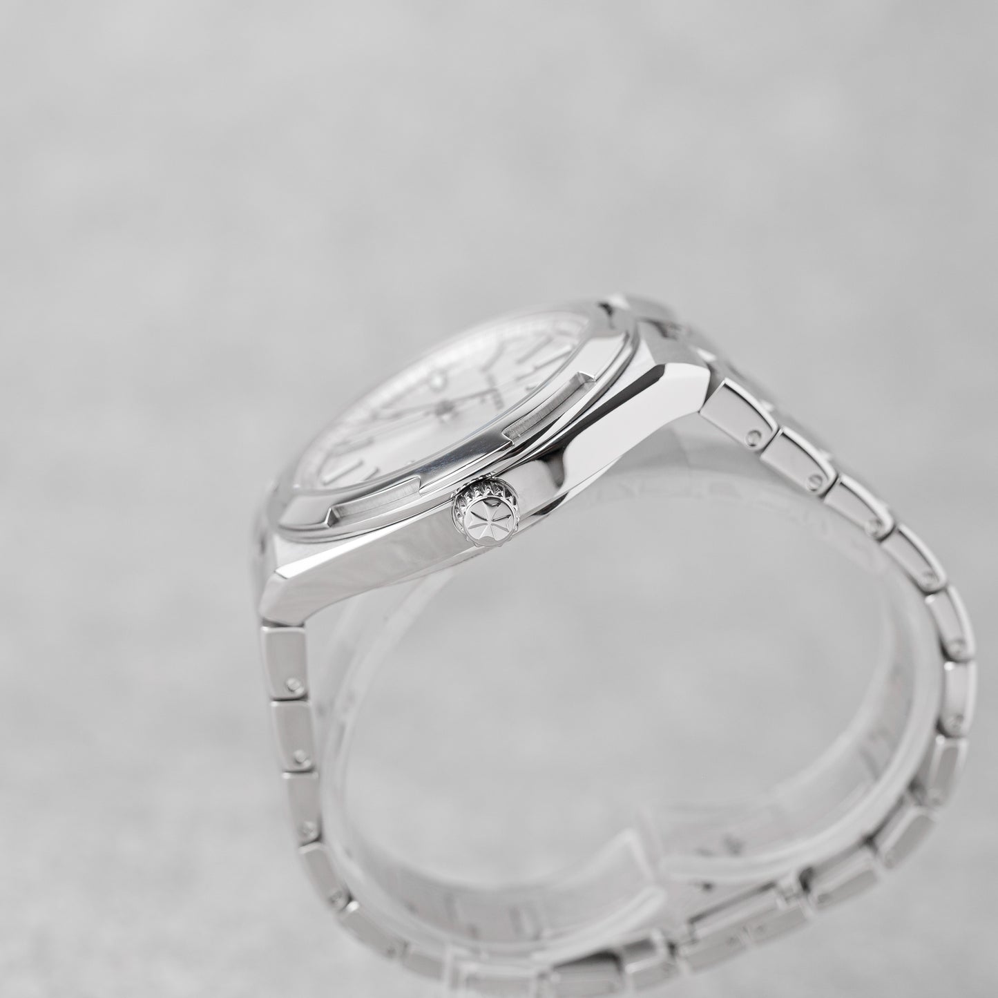 VACHERON CONSTANTIN OVERSEAS SILVER REF: 4500V/110A-B126 (2018)