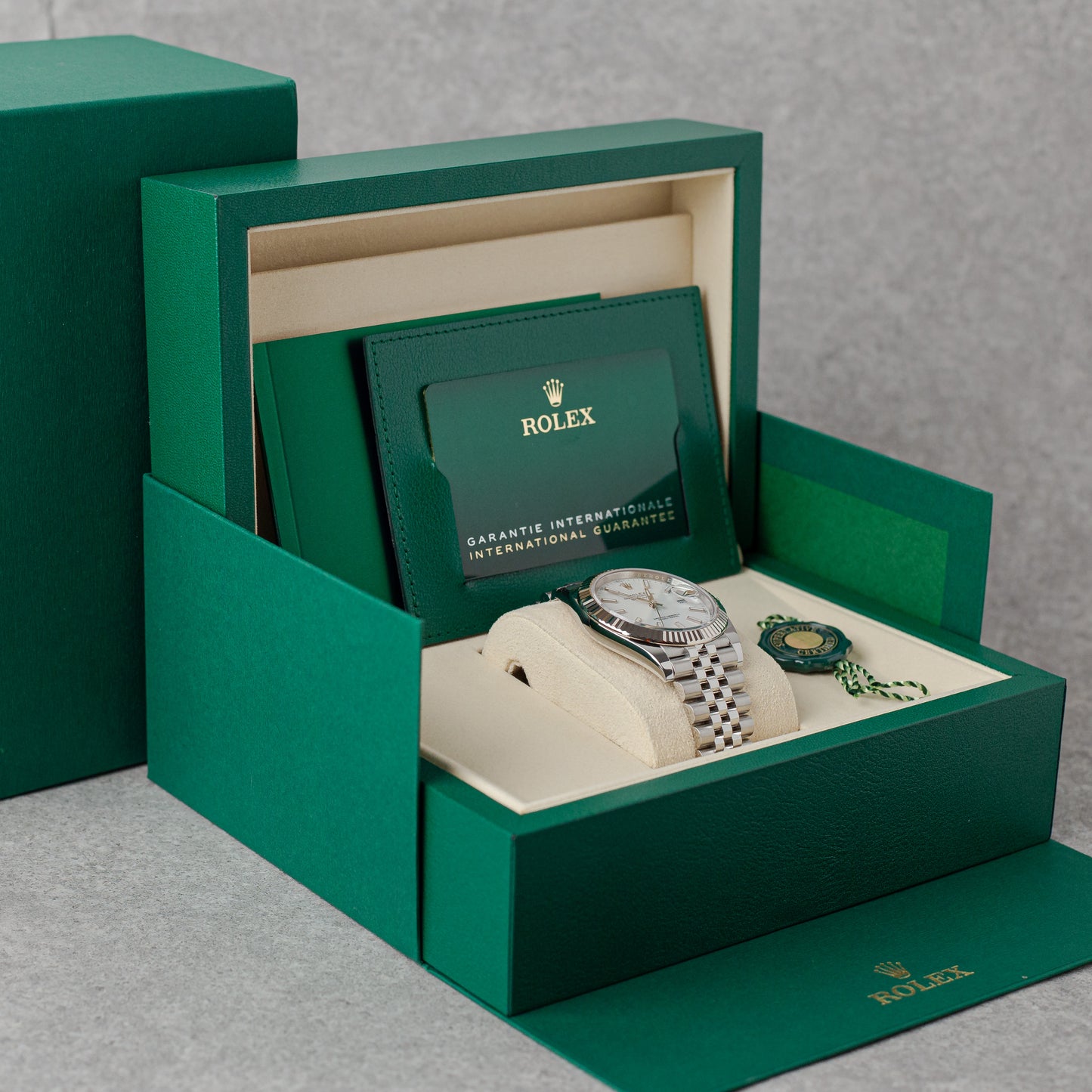 ROLEX DATEJUST 41 WHITE DIAL REF: 126334 (2025)