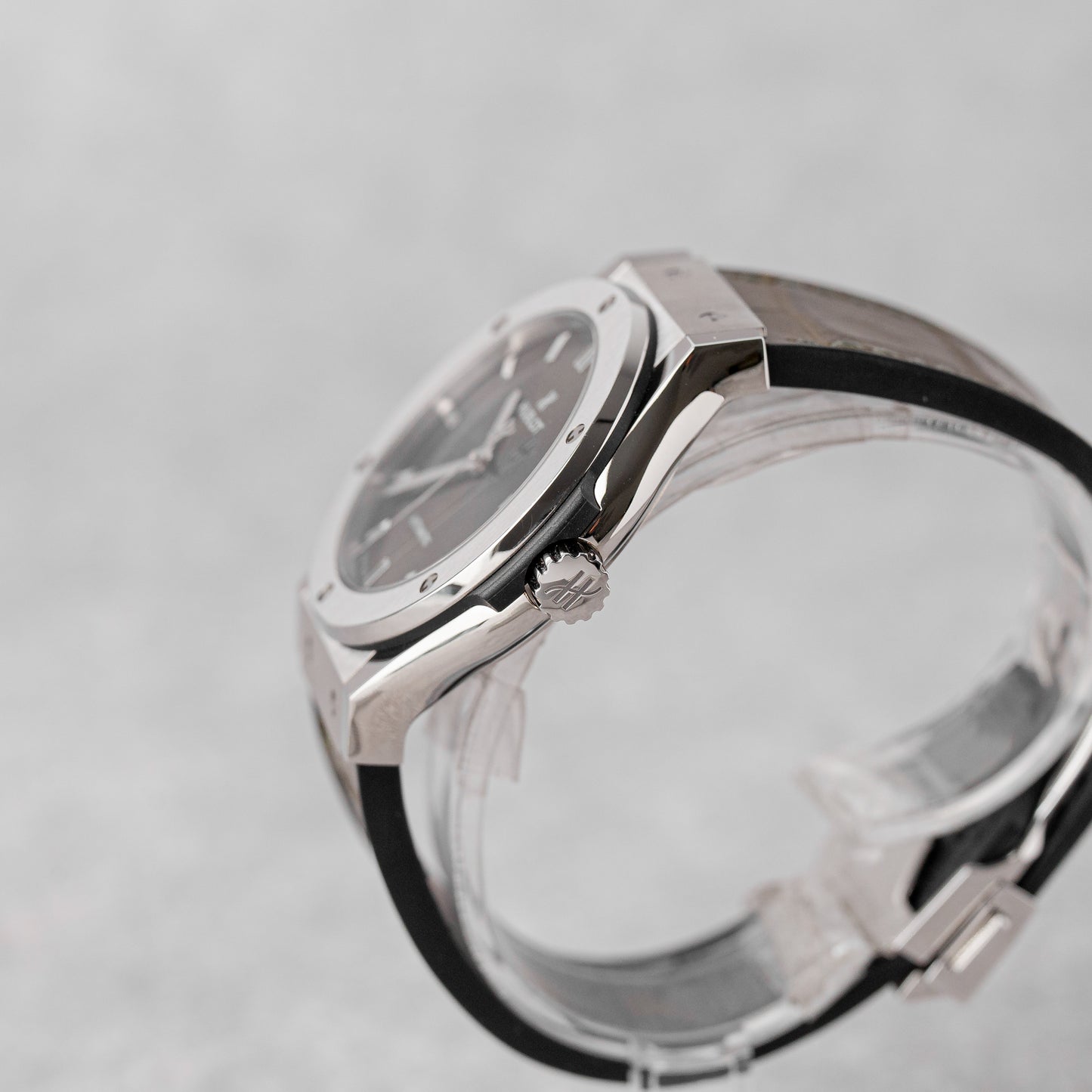 HUBLOT CLASSIC FUSION TITANIUM GREEN REF: 542.NX.8970.LR (2025)