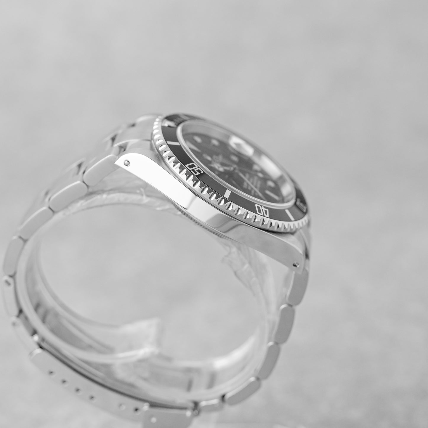 ROLEX SUBMARINER DATA REF: 16610 (2002)