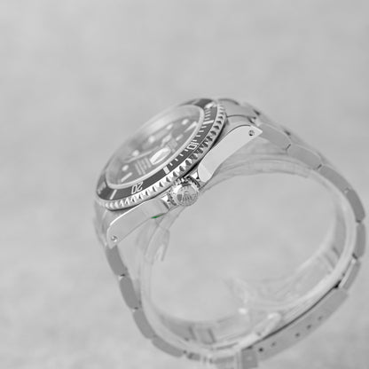 ROLEX SUBMARINER DATA REF: 16610 (2002)