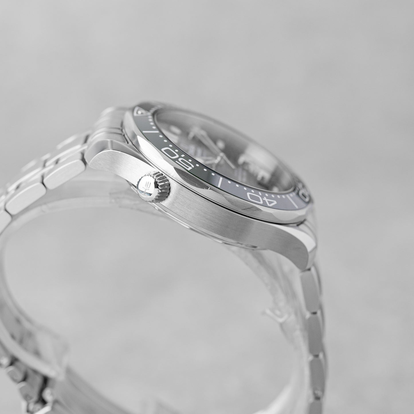 OMEGA SEAMASTER DIVER 300M GREEN DIAL REF: 210.30.42.20.10.001 (2023)