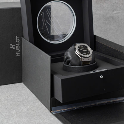 HUBLOT CLASSIC FUSION TITANIUM GREEN REF: 542.NX.8970.LR (2025)